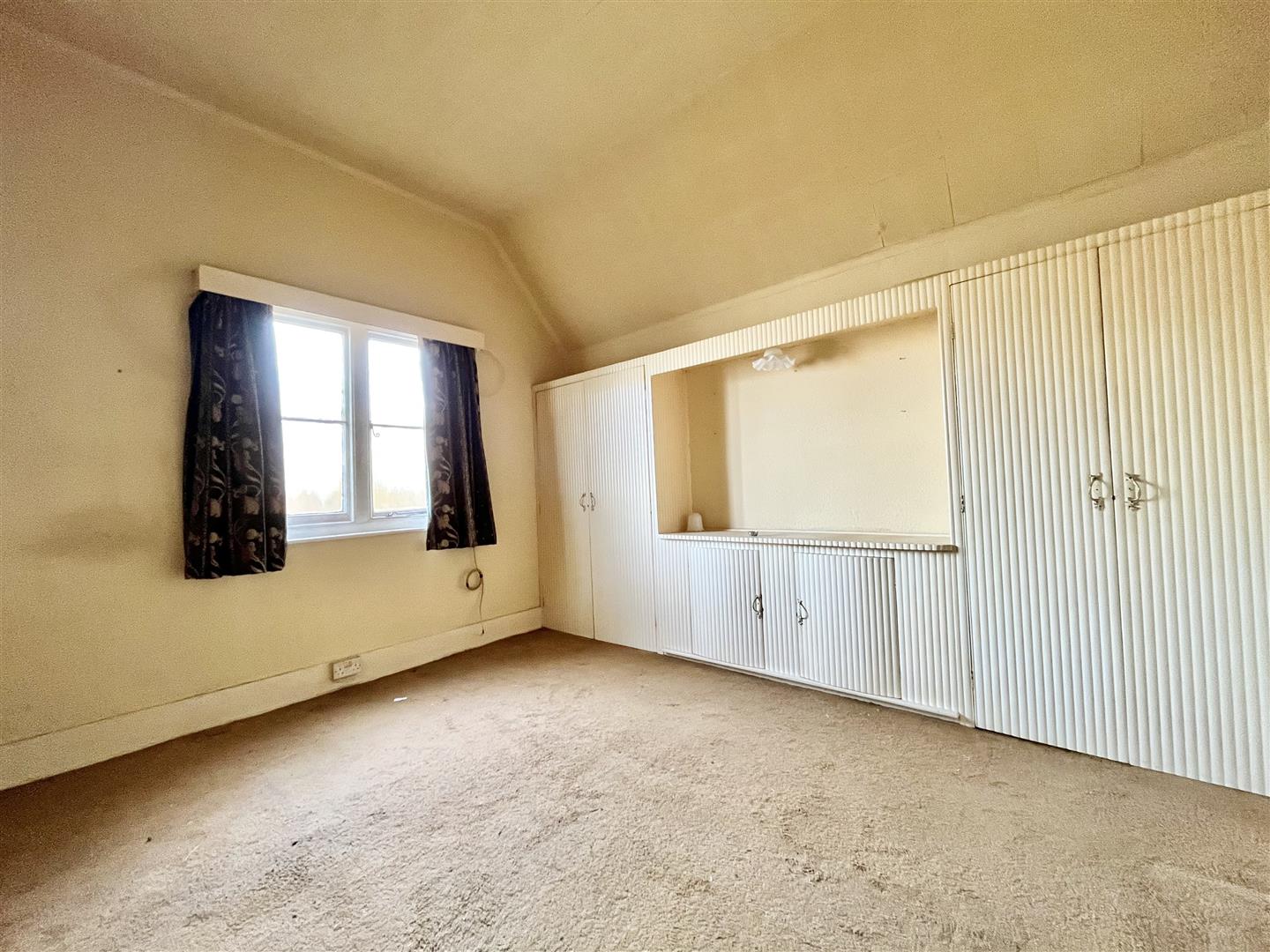2 bed property in All Saints Street, Old Town